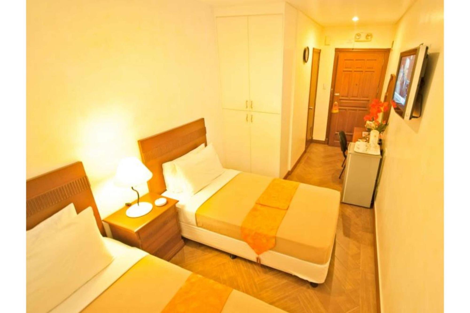 Townhouse Oak Avitel Hotel Near Osmena Highway, Pnr Pasay Station, Metro Manila Makati City Exterior photo