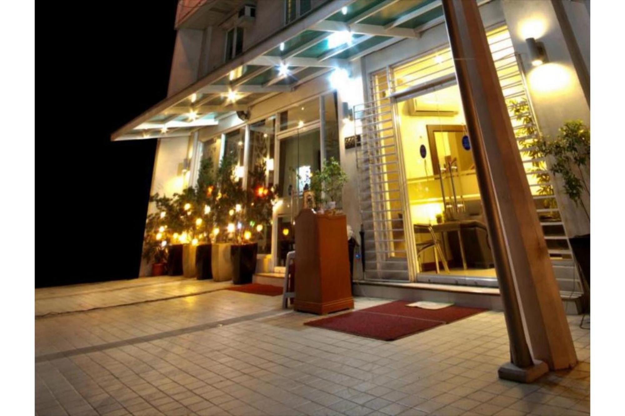 Townhouse Oak Avitel Hotel Near Osmena Highway, Pnr Pasay Station, Metro Manila Makati City Exterior photo