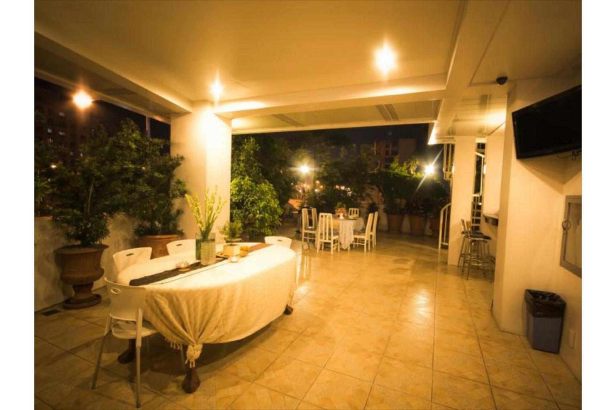 Townhouse Oak Avitel Hotel Near Osmena Highway, Pnr Pasay Station, Metro Manila Makati City Exterior photo